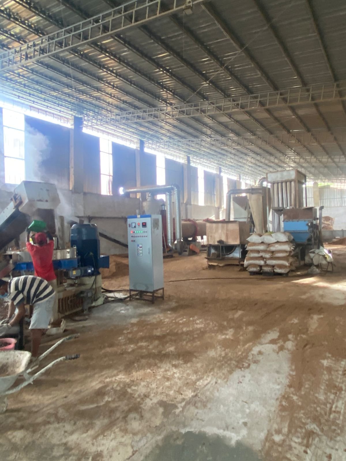 Produksi Pelet Kayu/Wood Pellets dan Serpihan Kayu/Wood Chip yang Berkelanjutan